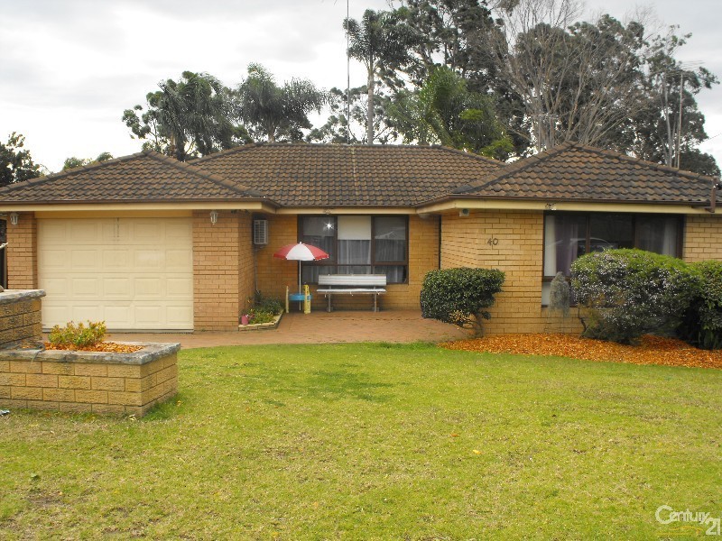 40 OAK DRIVE, Georges Hall NSW 2198