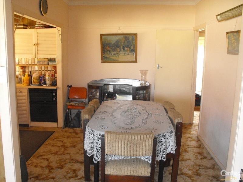 37 winifred, Condell Park NSW 2200