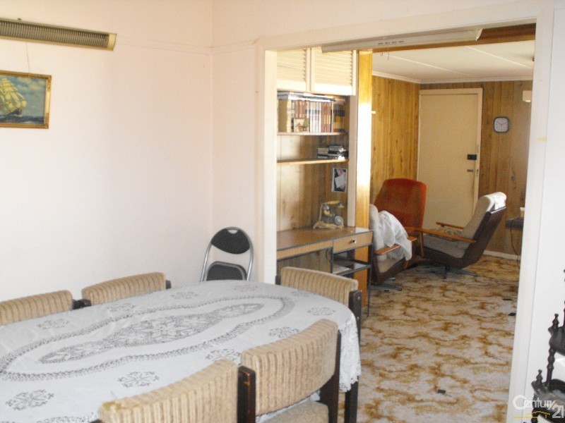 37 winifred, Condell Park NSW 2200