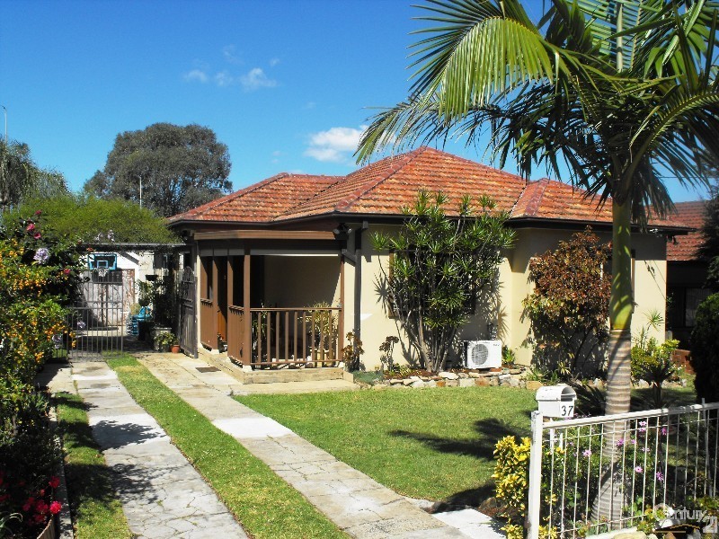 37 TOWNSEND STREET, Condell Park NSW 2200