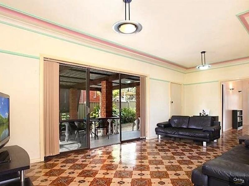 9 Jacqueline Crescent, Greenacre NSW 2190