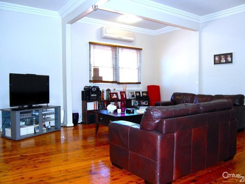 17 Yanderra Street, Condell Park NSW 2200