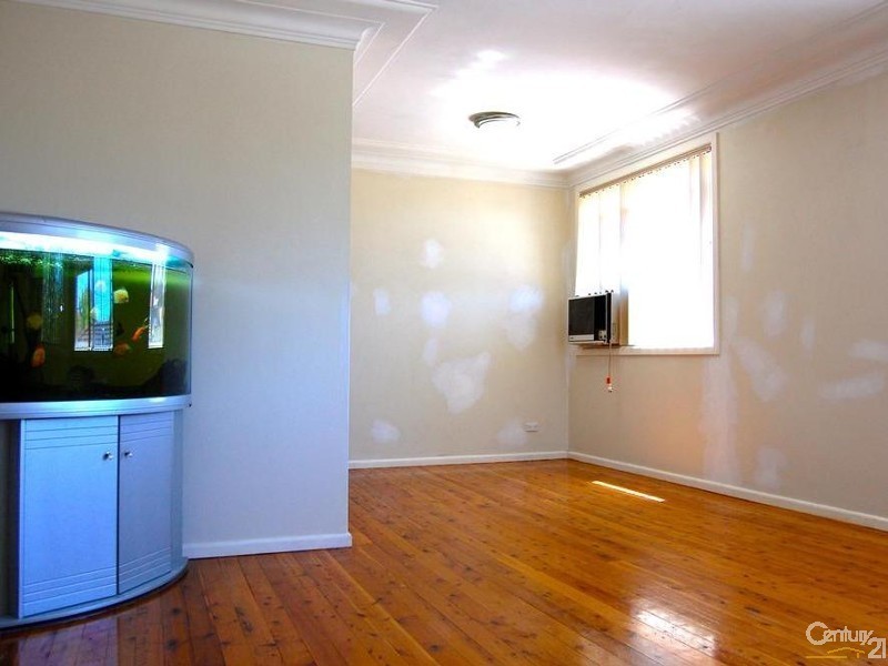 10 Birdwood Road, Georges Hall NSW 2198