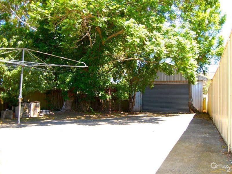 10 Birdwood Road, Georges Hall NSW 2198