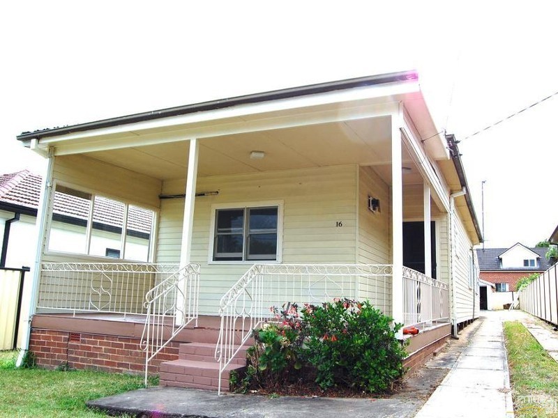 16 William Street, Condell Park NSW 2200