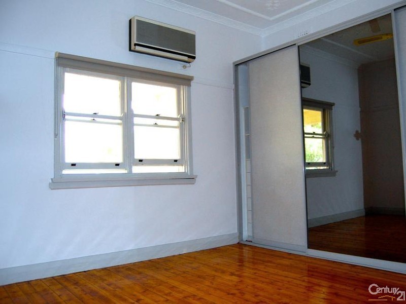 16 William Street, Condell Park NSW 2200