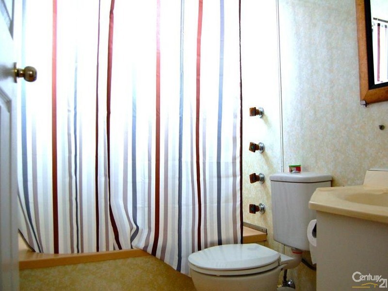 16 William Street, Condell Park NSW 2200