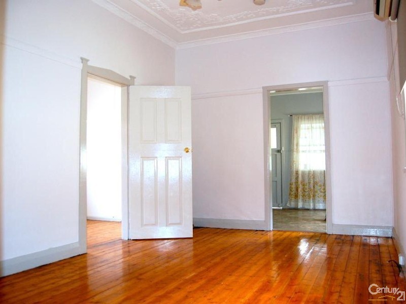 16 William Street, Condell Park NSW 2200