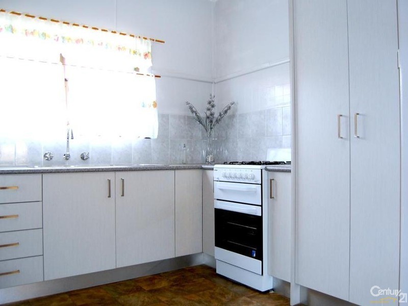 16 William Street, Condell Park NSW 2200