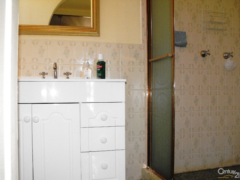 14 Foley Street, Georges Hall NSW 2198