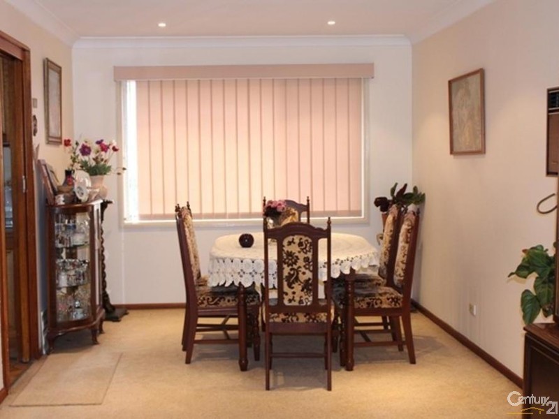 5 Dell Place, Georges Hall NSW 2198