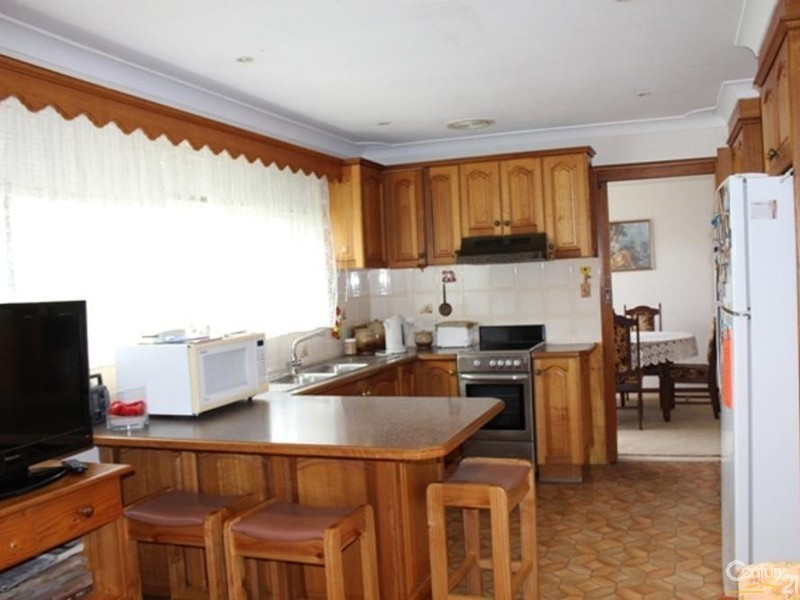 5 Dell Place, Georges Hall NSW 2198