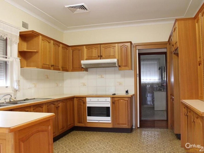 99 Flinders Road, Georges Hall NSW 2198