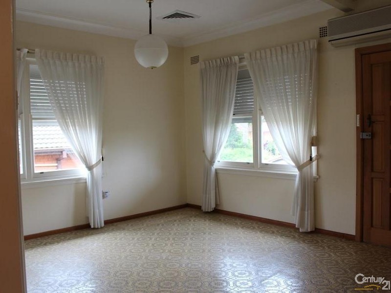 99 Flinders Road, Georges Hall NSW 2198