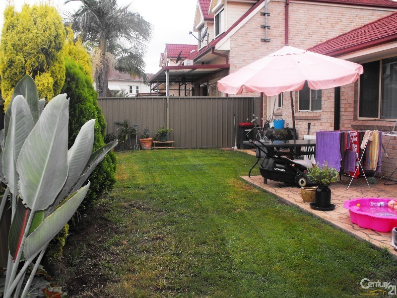 2/7 Strickland Street, Bass Hill NSW 2197