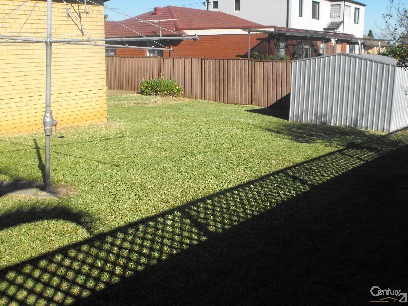 10 Hinkler Avenue, Condell Park NSW 2200