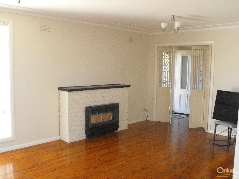 128 Denman Road, Georges Hall NSW 2198