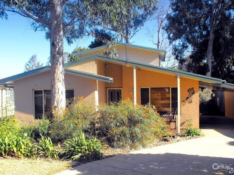 5 Erica Crescent, Georges Hall NSW 2198