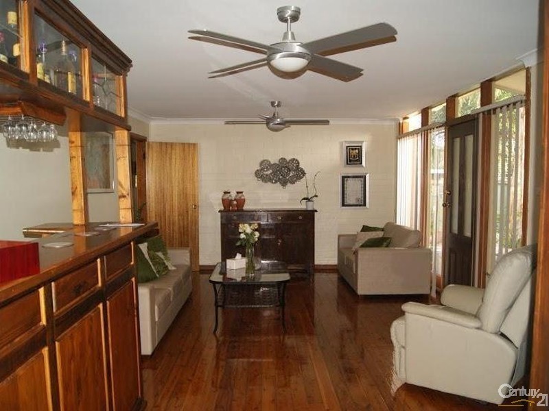 5 Erica Crescent, Georges Hall NSW 2198