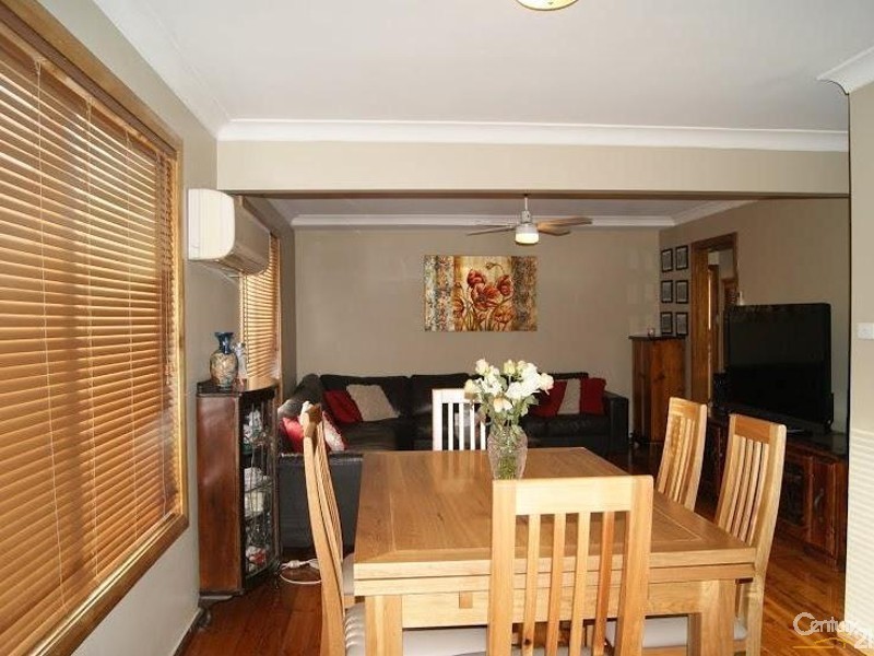 5 Erica Crescent, Georges Hall NSW 2198