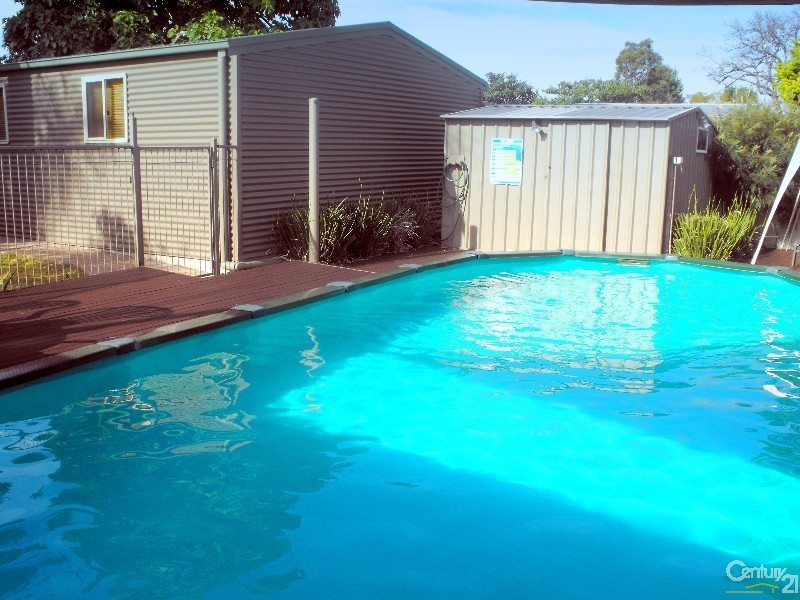 5 Erica Crescent, Georges Hall NSW 2198