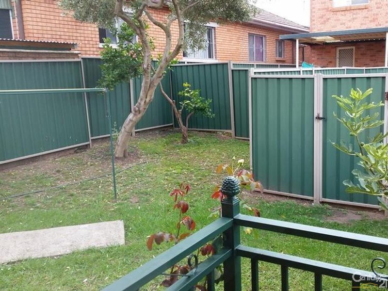 2/67 Gleeson Ave, Condell Park NSW 2200