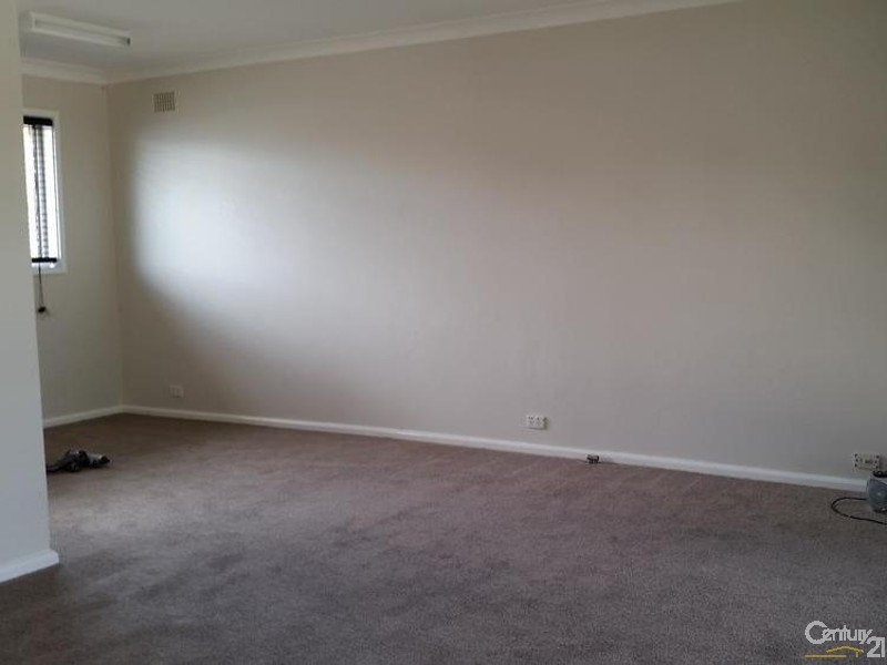 18 Flinders Rd, Georges Hall NSW 2198