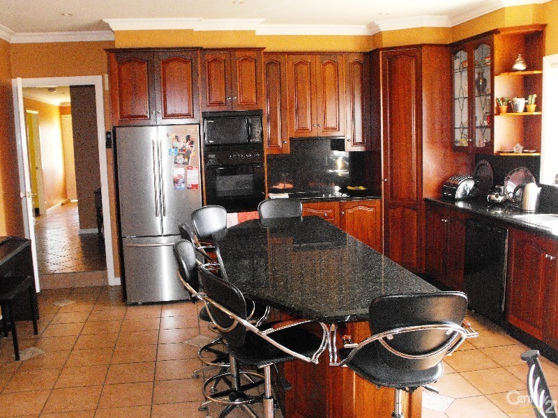 3 Endeavour Road, Georges Hall NSW 2198