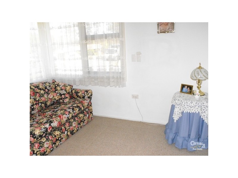 8 STURT AVE, Georges Hall NSW 2198