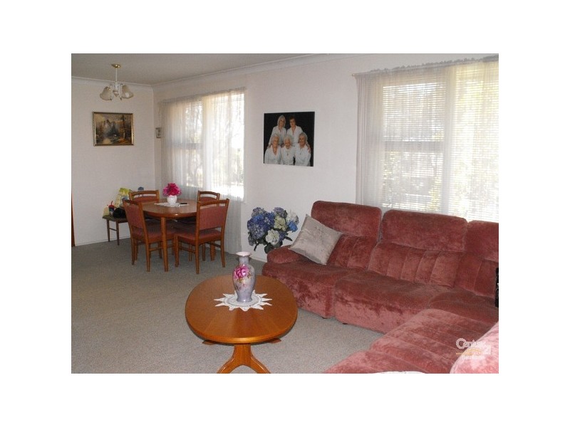 8 STURT AVE, Georges Hall NSW 2198