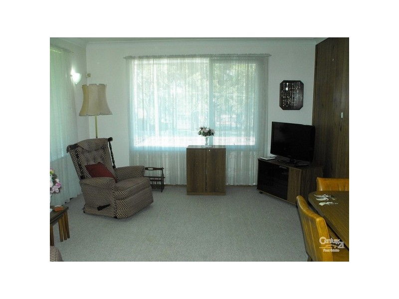 8 STURT AVE, Georges Hall NSW 2198