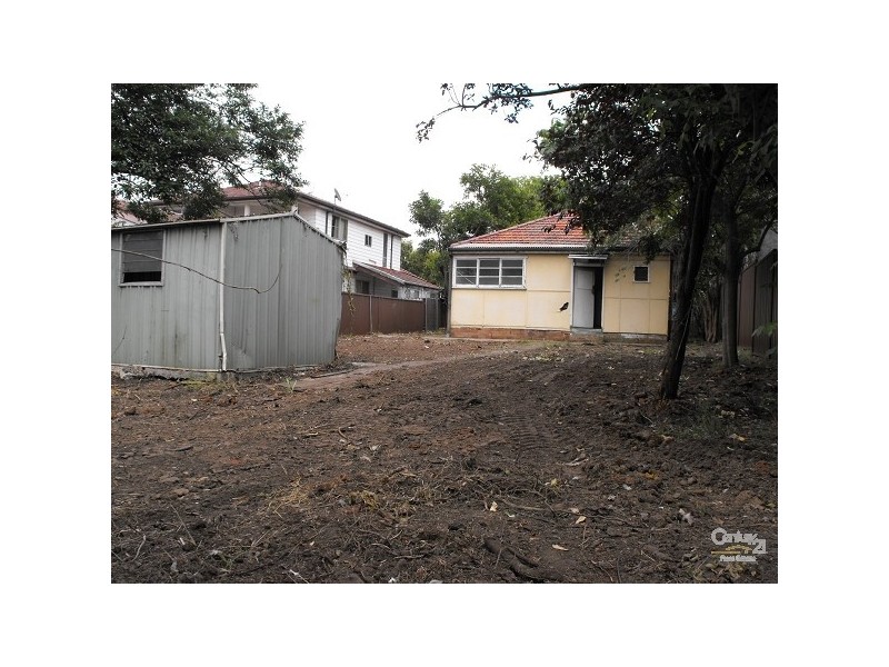 185 HUME HWY, Greenacre NSW 2190