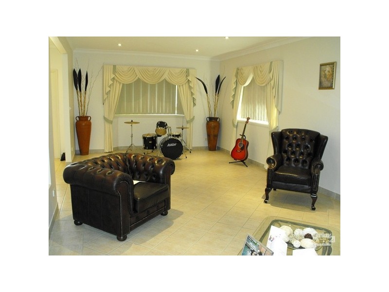 9 WINIFRED ST, Condell Park NSW 2200