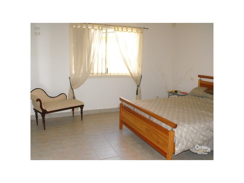 9 WINIFRED ST, Condell Park NSW 2200