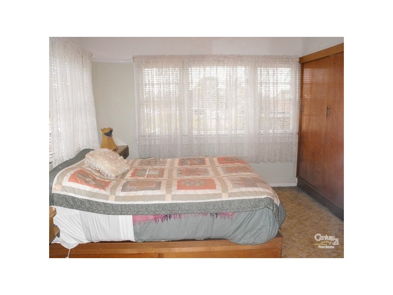 2 WINIFRED ST, Condell Park NSW 2200