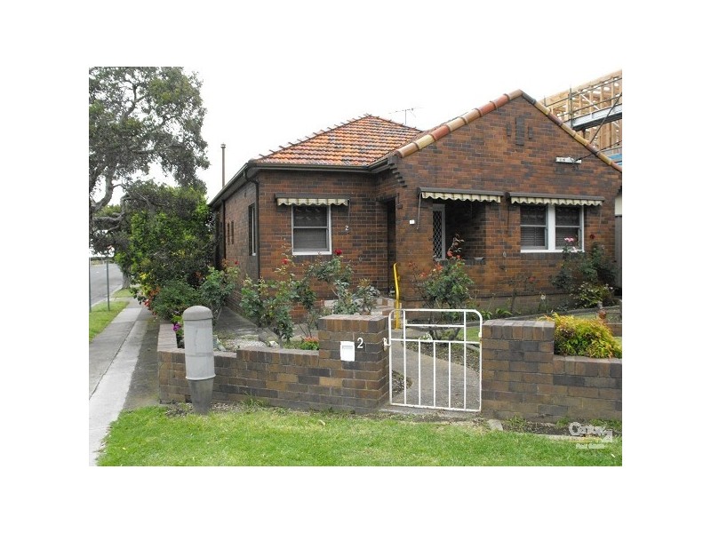 2 MAYFAIR ST, Beverly Hills NSW 2209