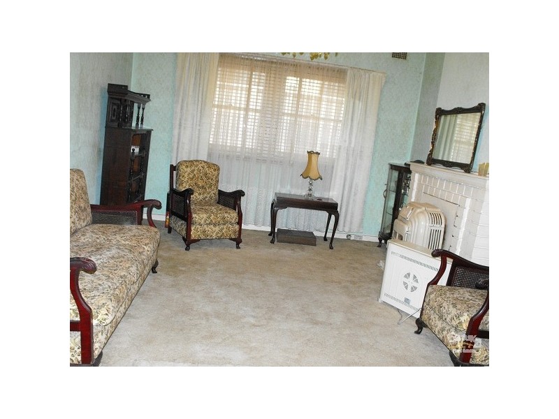 2 MAYFAIR ST, Beverly Hills NSW 2209