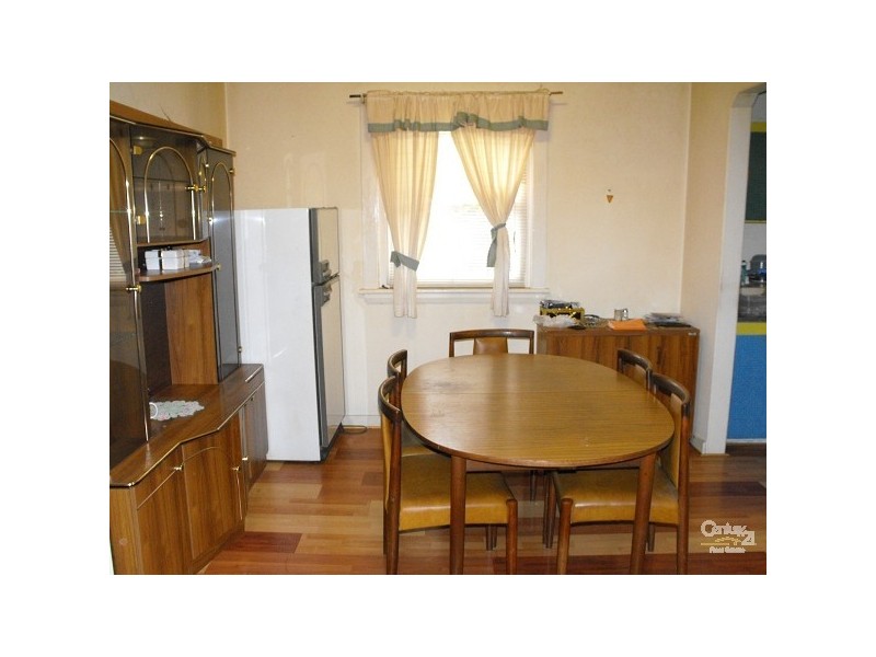 2 MAYFAIR ST, Beverly Hills NSW 2209