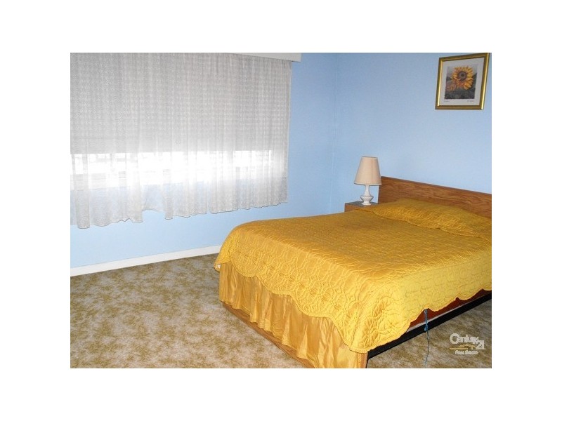 68 HIGHVIEW AVE,, Greenacre NSW 2190