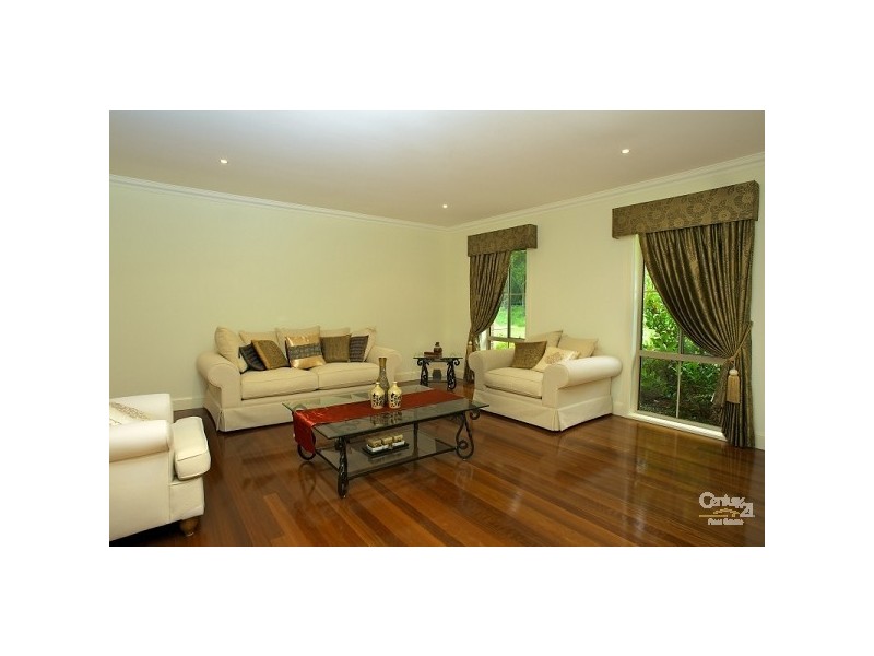 77 Sinclair Crescent, Wentworth Falls NSW 2782