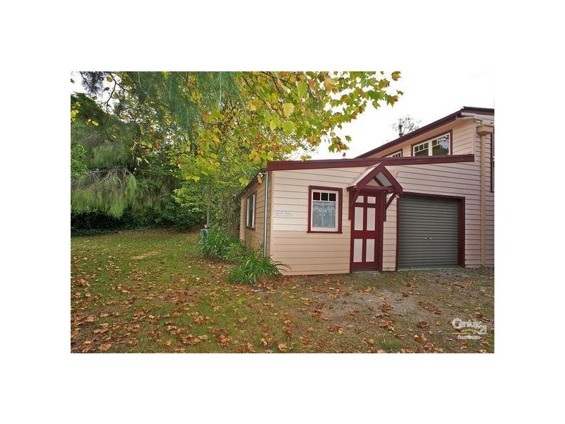 17 Blackheath Street, Leura NSW 2780