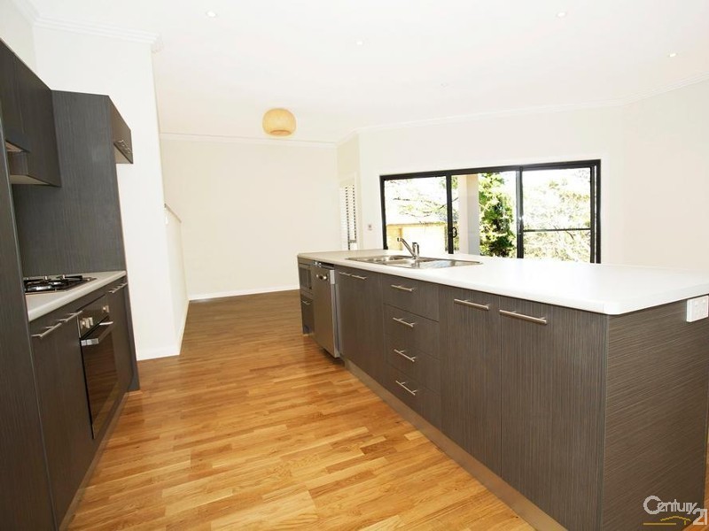 4 Wood Street, Wentworth Falls NSW 2782