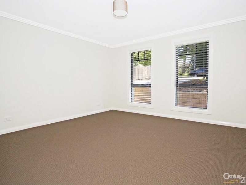 4 Wood Street, Wentworth Falls NSW 2782