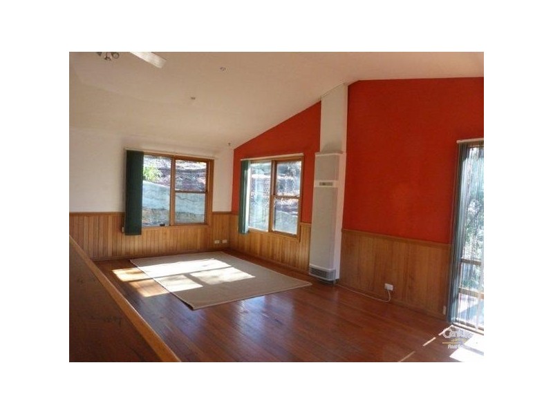 9 Queens Road, Leura NSW 2780