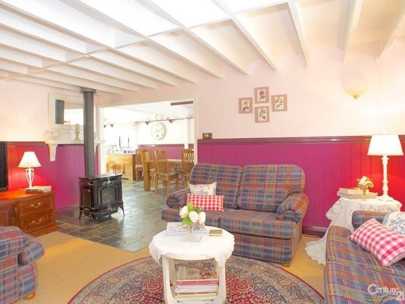 38 Sinclair Crescent, Wentworth Falls NSW 2782