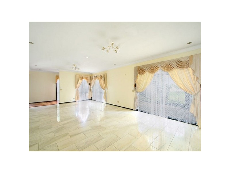 17 Penn Crescent, Quakers Hill NSW 2763