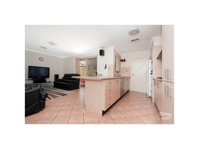 8 Maslin Crescent, Quakers Hill NSW 2763