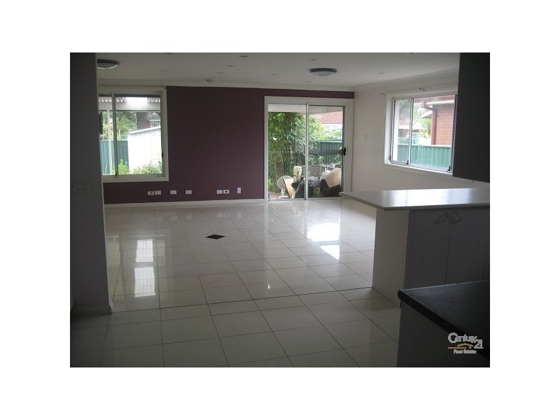 8 LOVEGROVE DRIVE, Quakers Hill NSW 2763