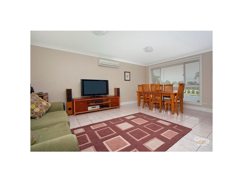 5 DORRIE PLACE, Quakers Hill NSW 2763