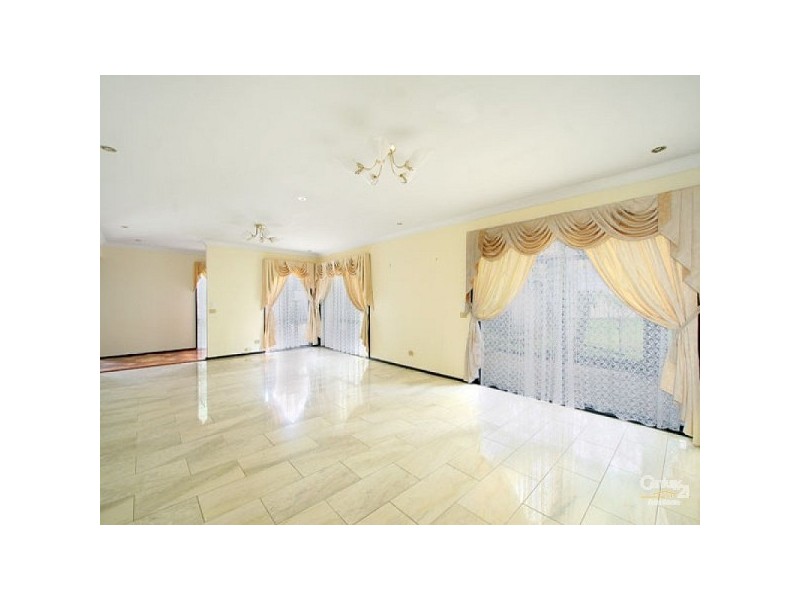 17 PENN CRESCENT, Quakers Hill NSW 2763